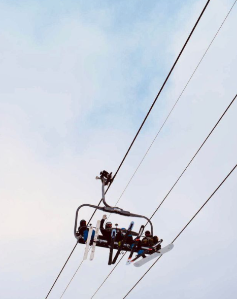 The view from our resort 🚠
📸 <a href="/angelibelly/">angelibelly</a>
#skiinskiout #skiresort
Book now at marriott.com/.../asemw-the-…
Stay 2-3 nights, save 20%
Stay 4+ nights, save 30%