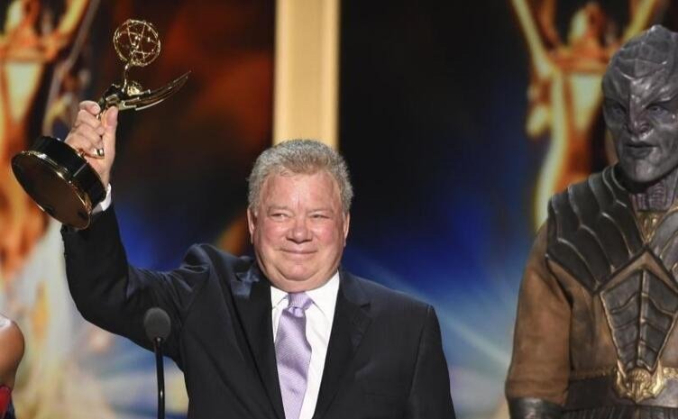 dvdavee_'s tweet photo. ++ HOLLYWOOD ++ 
Schauspieler #WilliamShatner aka. #CaptainKirk wird am heutigen 22. März 2021 stolze 90 Jahre alt. #HappyBirthday! 🎉🍰
#Hollywood #movies #actor #geburtstag #schauspieler #StarTrek 

Quelle: @GoogleDE https://t.co/bbF5vMOnPZ