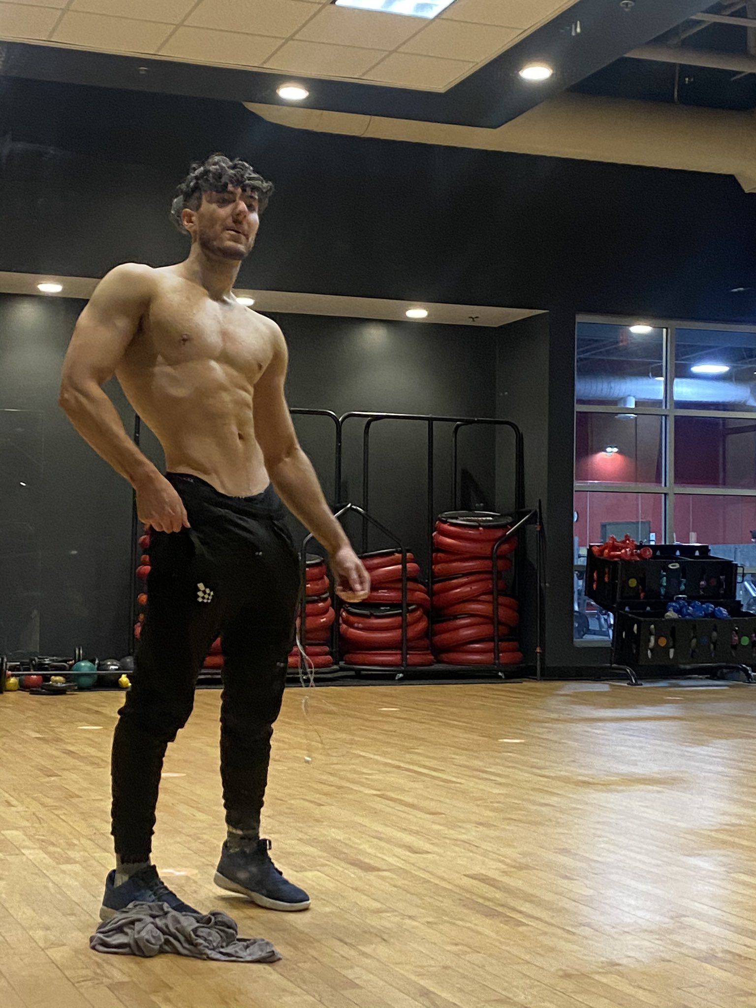 Heelmike on Twitter: “SHREDDED TO THE MAX 💪🏼 https://t.co/E6YCIkB0Ho