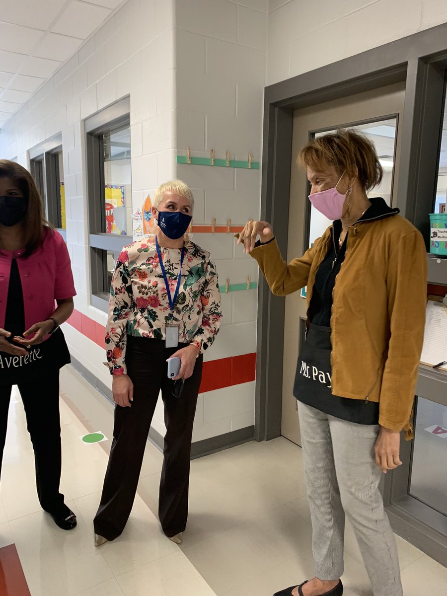 CCrowejcps's tweet photo. I hope that all of our JCPS babies had an awesome first day!  @unseld_ctr @JCPSAsstSuptASP @JCPSKY @CSSJCPS @JCPSEARLY   
#weareJCPS   #I❤️myjob! https://t.co/r34YqtcBx1