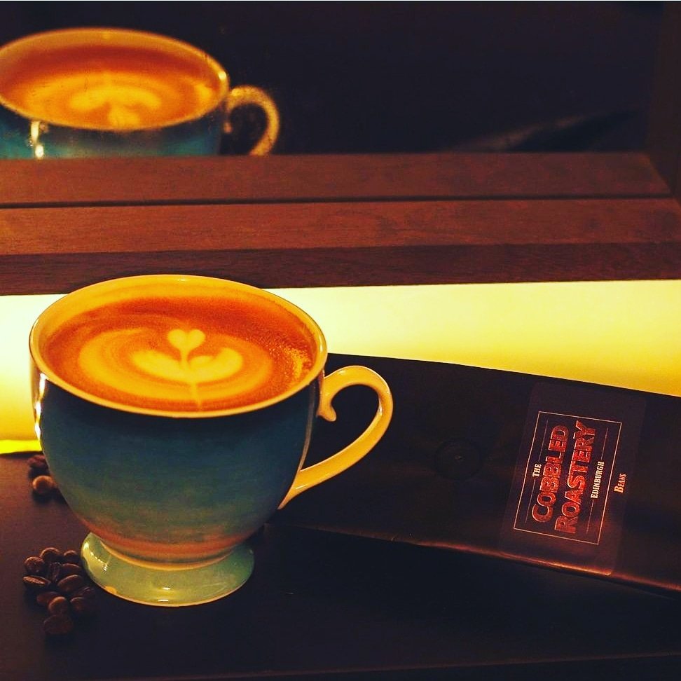 the_cobbled's tweet photo. We get ready to go again tomorrow,if you can't make it onto the Roastery for a FRESH coffee and some like cabaret,then you order our take home bags online,and we will deliver to your door 👍☕🧱 #coffeedelivery #cobbleclub #coffeefresh #coffeefreshlyroasted #Edinburgh https://t.co/LeLLvZ89V6