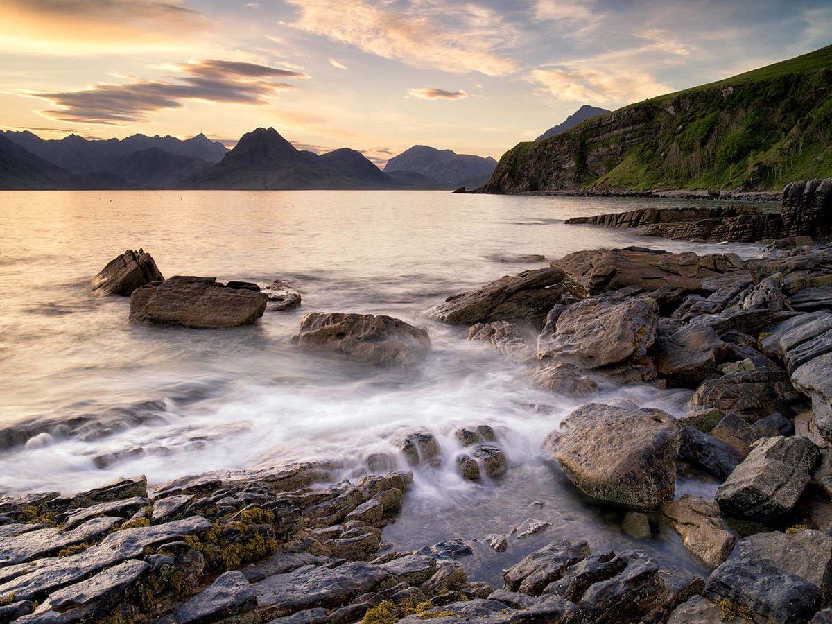 MHughesPhotos's tweet photo. Further into our journey to the Isle of Harris, I wanted to stop off at Elgol on the Isle of Sky. Photographers paradise.... https://t.co/Alm4JmG7MB