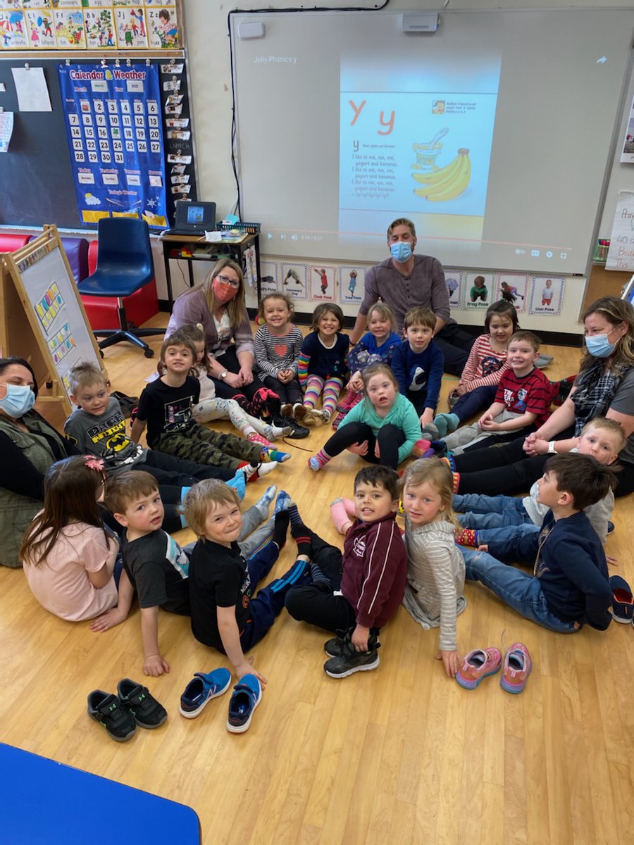 Hewitt_78's tweet photo. We were so fortunate today to be able to gather some support staff to take a picture today with our class for #RockYourSocks #WorldDownSyndromeDay #seetheability https://t.co/KBtFQMVB2S