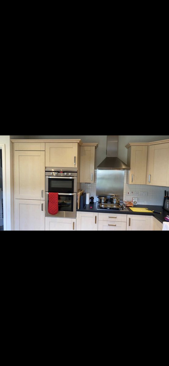 SarahMBooth's tweet photo. @Stickytarts Before and after https://t.co/EuV2CrCwto