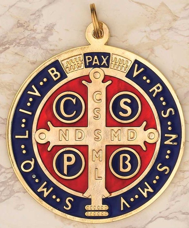 teolegais's tweet photo. Qual significado da medalha de São Bento? https://t.co/gwGAJXvHuN