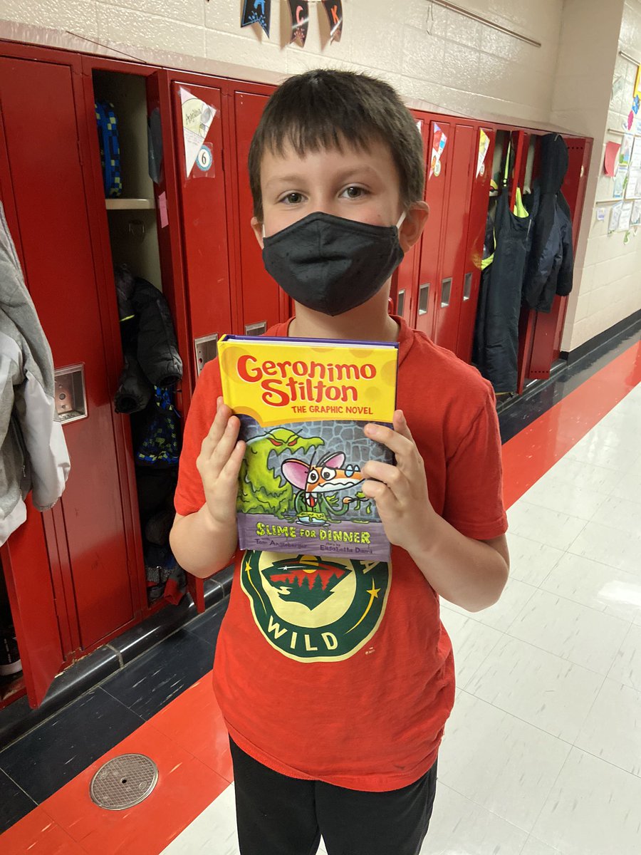 MrGroehler's tweet photo. Check out these great birthday books heading out today!! Keep reading, Bulldogs. #bishoprps https://t.co/Q5hQqNgL8x