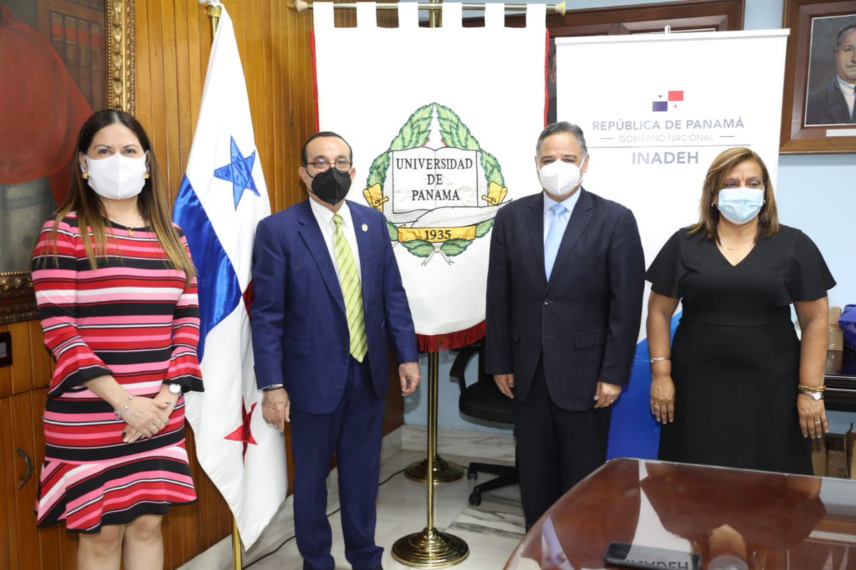 InadehOficial's tweet photo. En reunión entre el director designado @VirgilioSousaV y el rector de la primera casa de estudios superiores, @eflorescastro se acordó renovar el convenio para que los instructores del INADEH se capaciten en el manejo de plataformas digitales para impartir educación a distancia. https://t.co/ZjIY2Lq8JL