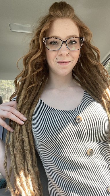 Filming some hot stuff in my car today! It&rsquo;s so nice out I had to get outside 😉 follow my Onlyfans so<a href="/tag/mvsales"class="tags"><span>#mvsales</span></a>