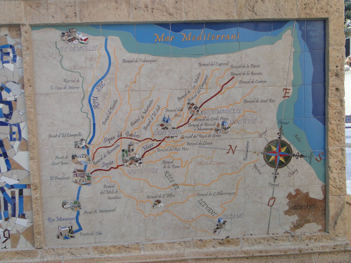 JorgePay1's tweet image. ...de la #HuertadeAlicante (aunque sus aguas sí regaron la misma durante el s. XX).

Del #pantanet partía la #séquiamare y de esta la red de brazales que distribuían el agua por toda la huerta.

Hoy en el pantanet principian la acequia mayor, el #BraçaldAlfaç y el de #Cotoveta👉