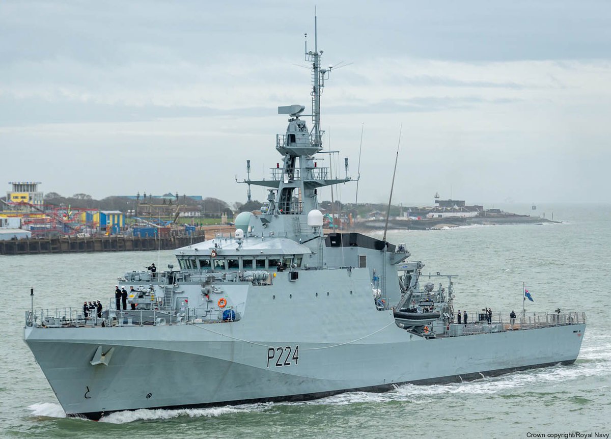 FlMichele69's tweet photo. The #RoyalNavy🇬🇧 returns to the #Mediterranean with a constant presence To declare it with a Twitter the #FirstSeaLord @AdmTonyRadakin The type of ship chosen to be located in Gibraltar will be one of the River2 class OPVs In pole position @HMSTrent 
@RoyalNavy @RNGibSqn https://t.co/8TdJVnVJyp