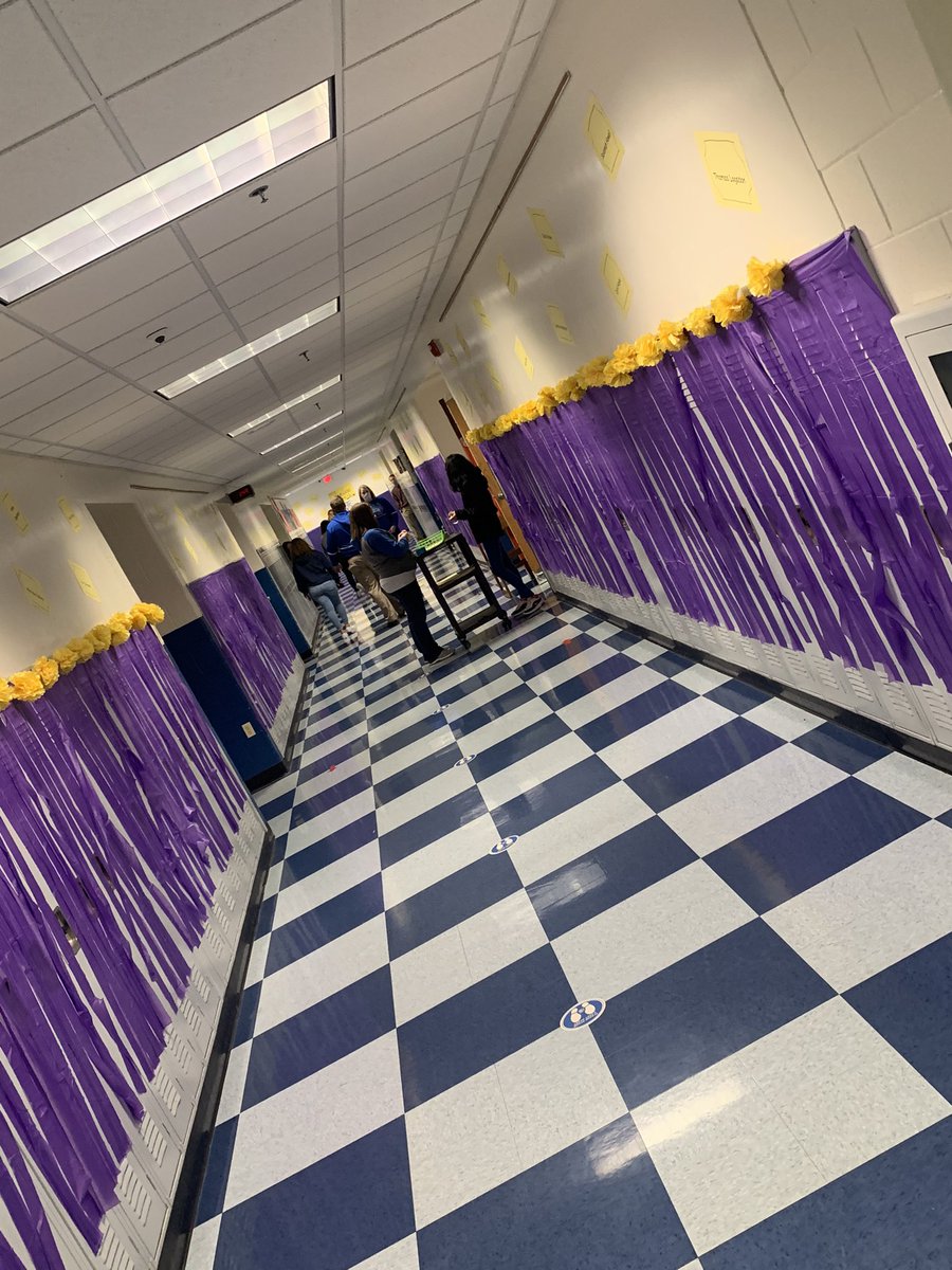 JtaPrincipal's tweet photo. JTA staff went all out for our kids today welcoming them back! The building was transformed into Willie Wonka’s Chocolate Factory!  #WelcomeBackHCS #WelcomeBackJTA @HardinCoSchools https://t.co/hz1HOixiD3