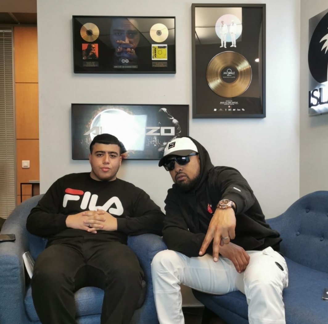 Cafeinoman's tweet photo. -
🚨 Ma 1ère INTERVIEW vidéo sera dispo demain à 18H30 sur Youtube 🎥

«L'entrevue» x ALONZO 🎥 https://t.co/ATnuVxDaFN