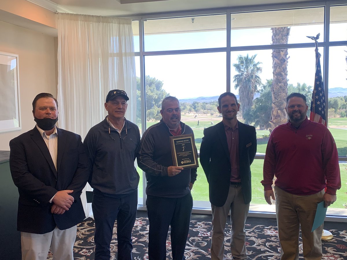 sincitygcsa's tweet image. Congrats to @Darden96 on superintendent of the year! #vegasgolf @WildhorseGCLV