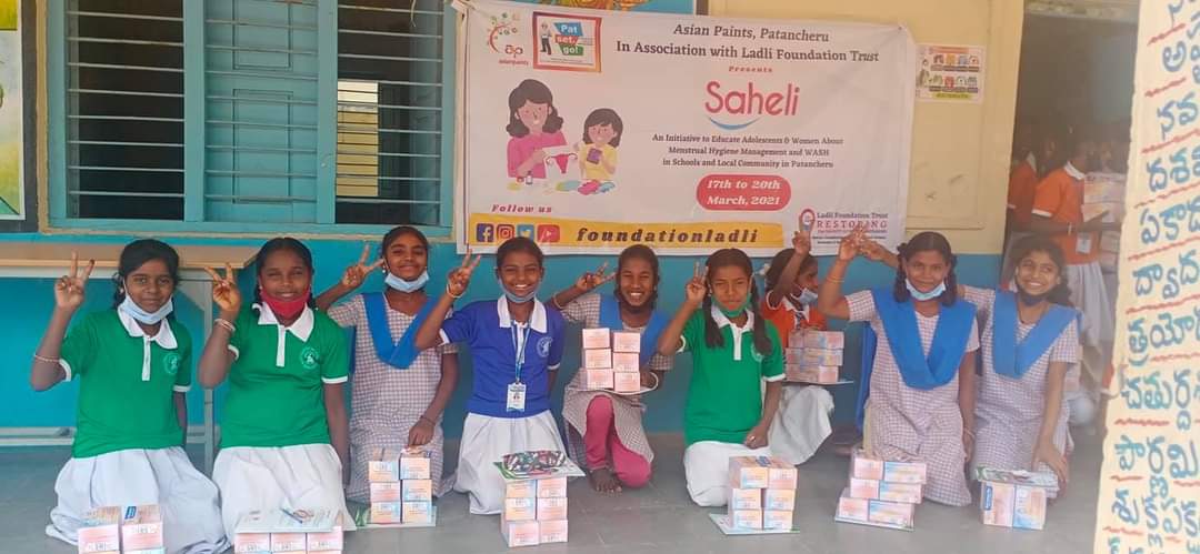 Deven_nya's tweet photo. Educating Girls about #Menstruation
Is More Important then just Distributing #SanitaryPads
Robustly Our @FoundationLadli teams r conducting Workshops to Give #MHM  #WASH
Training with #Hygiene &amp; #IEC Kits in Remote #Slums of #Telangana to save thm frm #transferablediseases @UN https://t.co/TywhTcD4Tp
