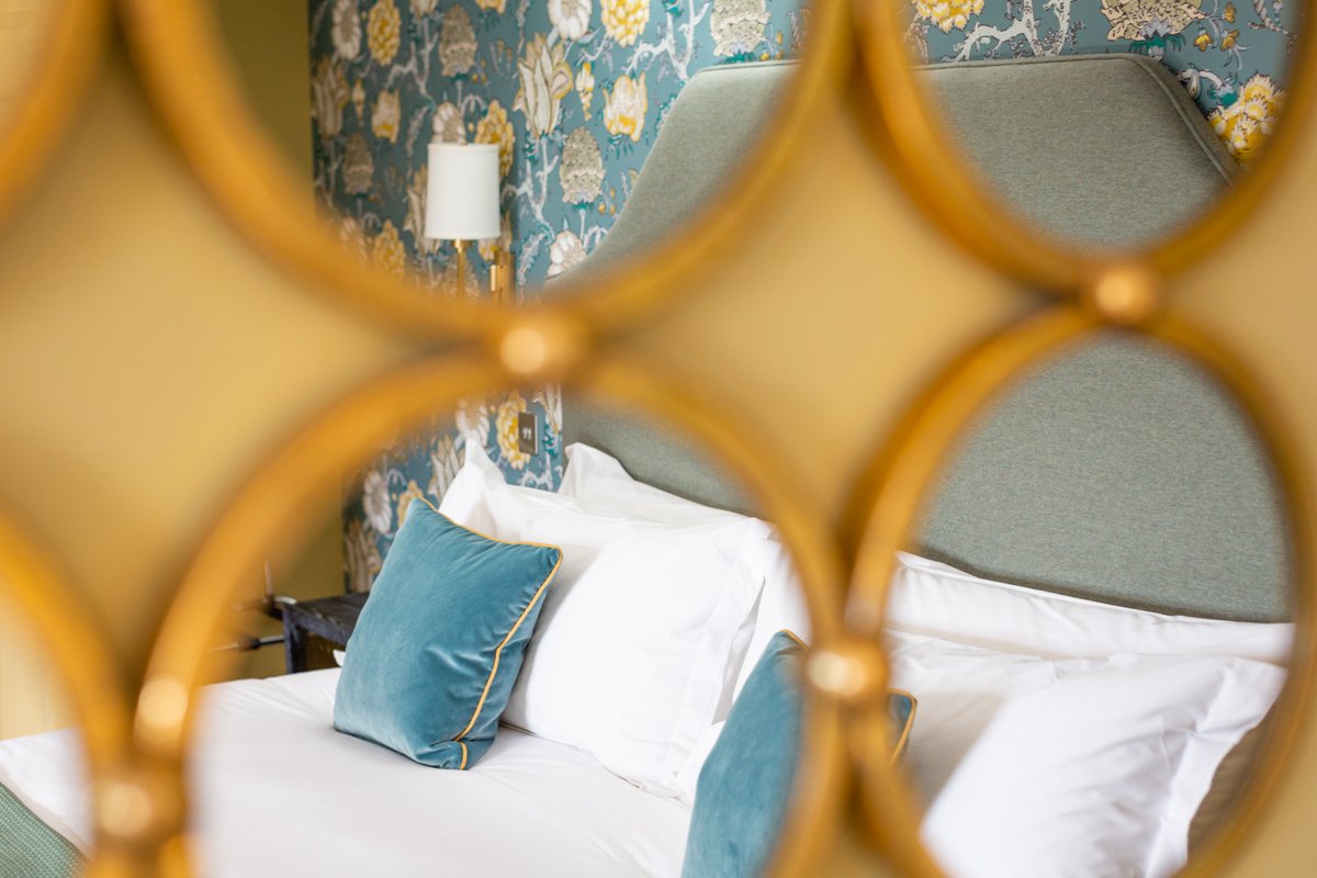 thequeensberry's tweet photo. We’re on a golden winning streak! We were absolutely delighted to have won GOLD last week in @BBSTourismaward, with Dining Experience of the Year for @OliveTreeBath and Small Hotel of the Year for us. #BBSTA20 #MondayMotivation https://t.co/EnrpMVJJrd
