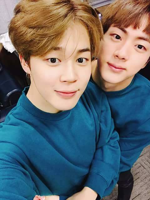 bfjjseven's tweet photo. confesso que quando era baby achava que jimin e Jin fosse gêmeos 

#ArmyConfessionTime https://t.co/3u00WIS9Kc