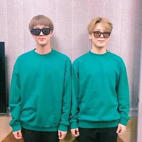 bfjjseven's tweet photo. confesso que quando era baby achava que jimin e Jin fosse gêmeos 

#ArmyConfessionTime https://t.co/3u00WIS9Kc