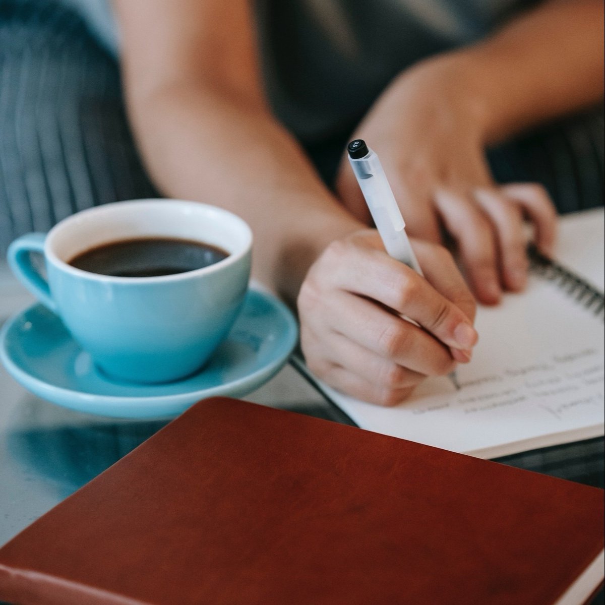 What's on your to do list today? 
.
Finish writing that chapter, or start making notes of your idea! 
.
#writebyme #writer #writerforhire #coffee #coffeeaddict #todolist #finish #start #7piecesof6 #fantasy #linkinbio 
.