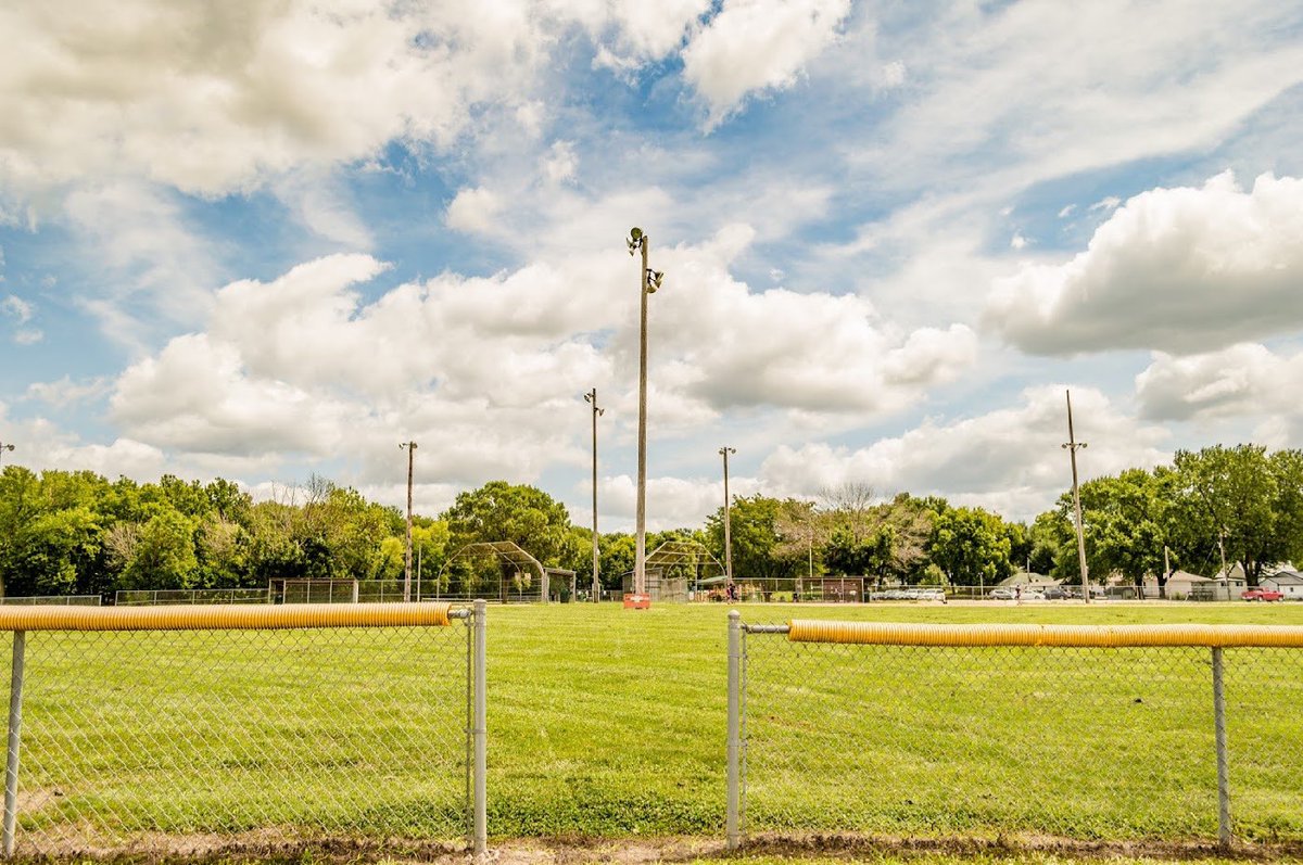 SmithvilleParks's tweet photo. Final chance for baseball, softball, and t-ball registrations. Registration closes this Sunday ⚾️🥎 https://t.co/lDtLgP85C2