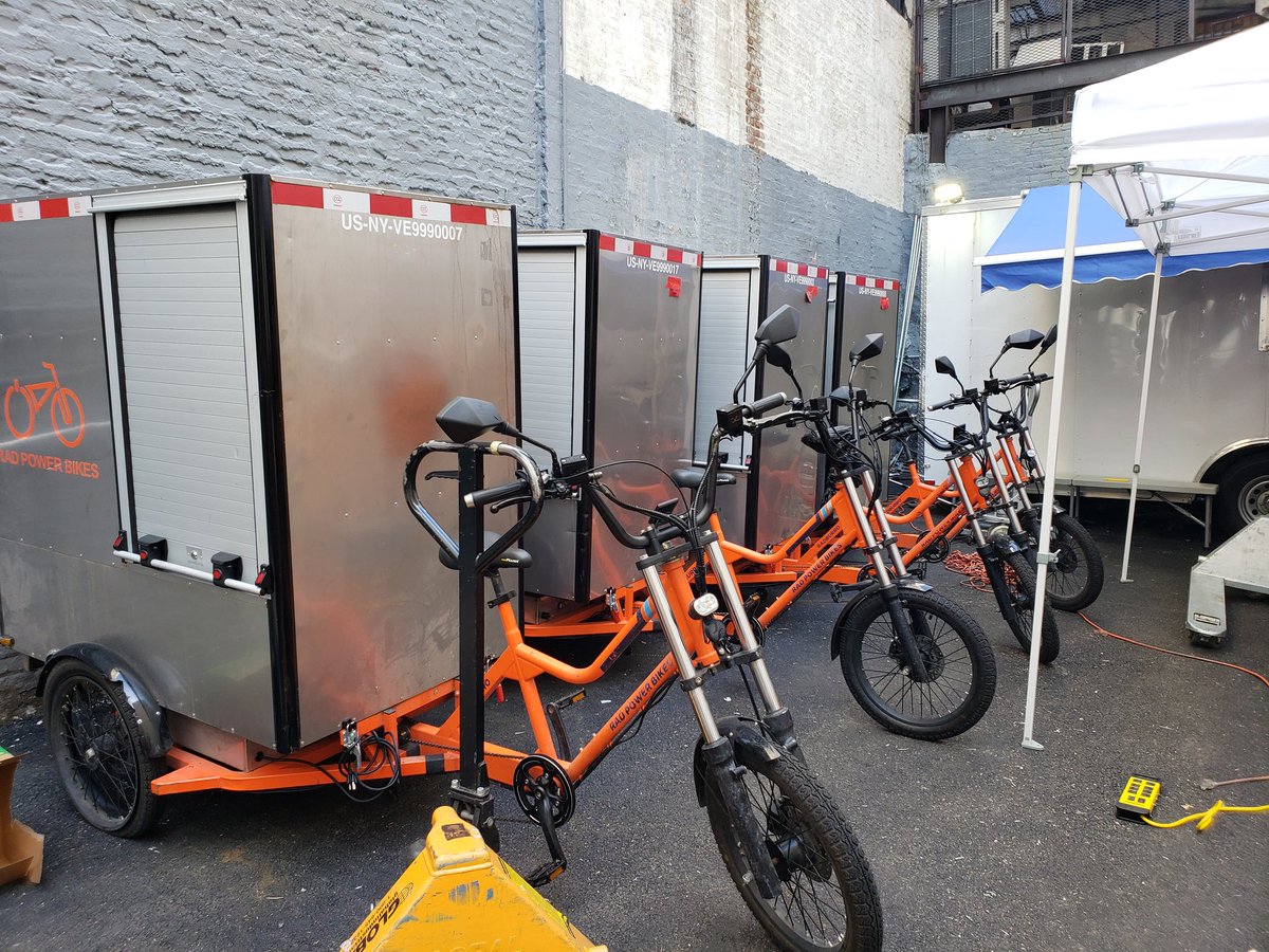 bikeloveny's tweet photo. @FreshDirect on 17th bet 5th & 6th. You love 2 see it! #RadPower bikes. @BrooklynSpoke @smithry00 https://t.co/Sb9LeiTGkE