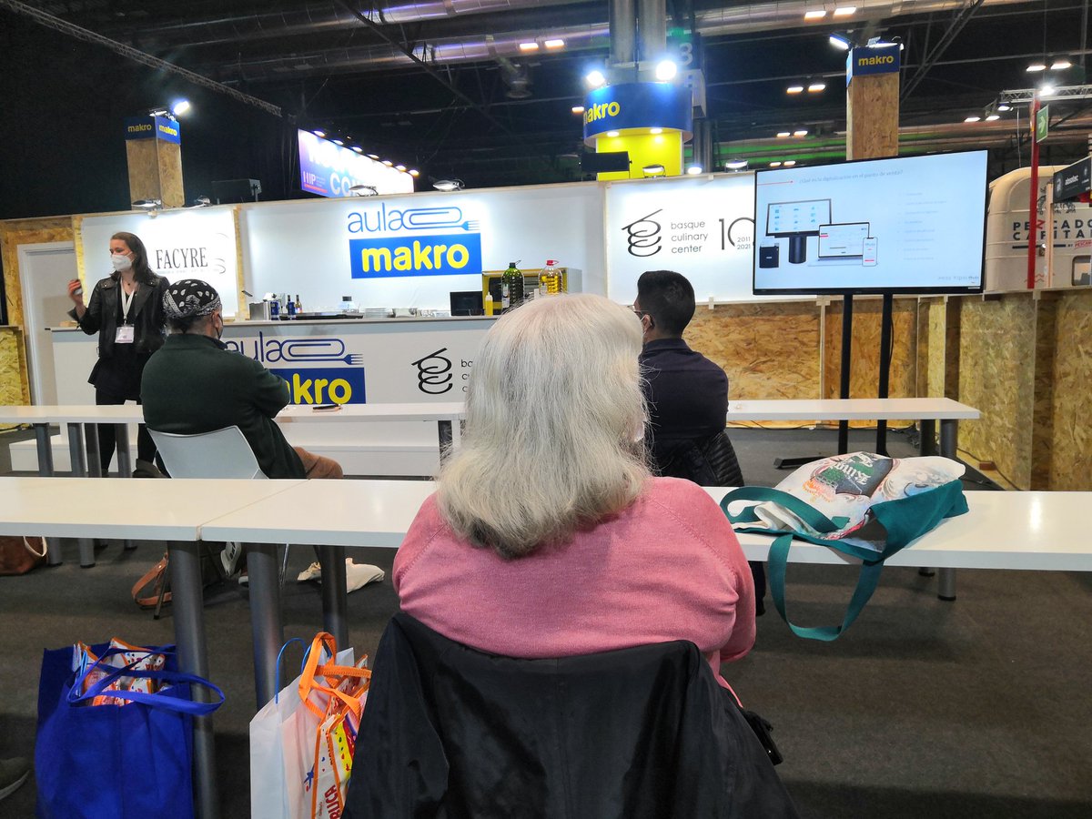 En España hay más de 260.000 negocios hosteleros, representando el 8% del PIB. Y de todos ellos el 80% está sin digitalizar
<a href="/makro/">KroMa</a> <a href="/expohip/">HIP 2026</a> <a href="/TipsiMiss/">Miss Tipsi</a>