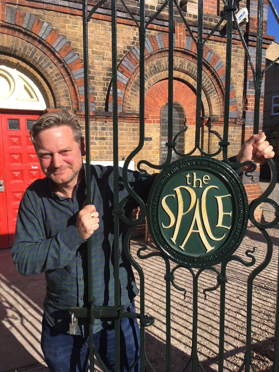 SpaceArtsCentre's tweet photo. #Brontosaurus Directed by Adam Hemming @Hamwings76
Artistic Director of the Space and festival director of 2.1 Fest, Adam is a man who requires very little introduction.
He co-hosts Live @ 5 and new podcast @TVDNAPod.
#TwoPointOneFest
https://t.co/LdCRPvYxO5 https://t.co/nIbXKm8al8