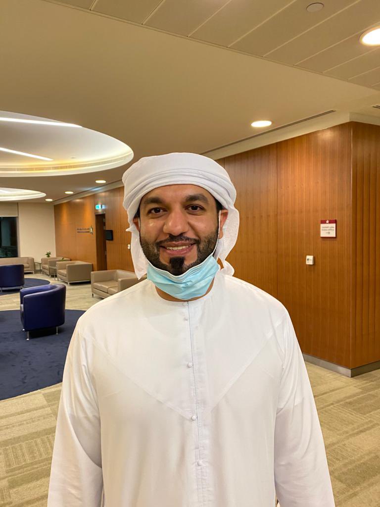 abdullaalbasti's tweet photo. نرى أعمالهم ولا نراهم، حمد أهلي @HamadBinA ي��مل مفتش في الفترة المسائية في دائرة السياحة بدبي @dubaitourism ومتطوع في الفترة الصباحية في إدارة العمليات بمركز التحكم والسيطرة ومراكز التطعيم. يستقبل زوار المراكز بروح طيبة محبة للعطاء. شكراً حمد وكل من يسهر على خدمتنا https://t.co/cN8oTtwUdB