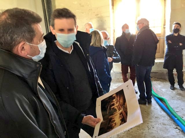 AlainPichon86's tweet photo. 🏰 Visite du chantier de l'@HistorialPoitou dans l'enceinte du château de @MontsSurGuesnes avec  @brunobelin. Un projet culturel, touristique, pédagogique et ludique pour raconter l'histoire de notre @departement86.
Ouverture Mai 2022. #poitou https://t.co/K5dvtFMQtH