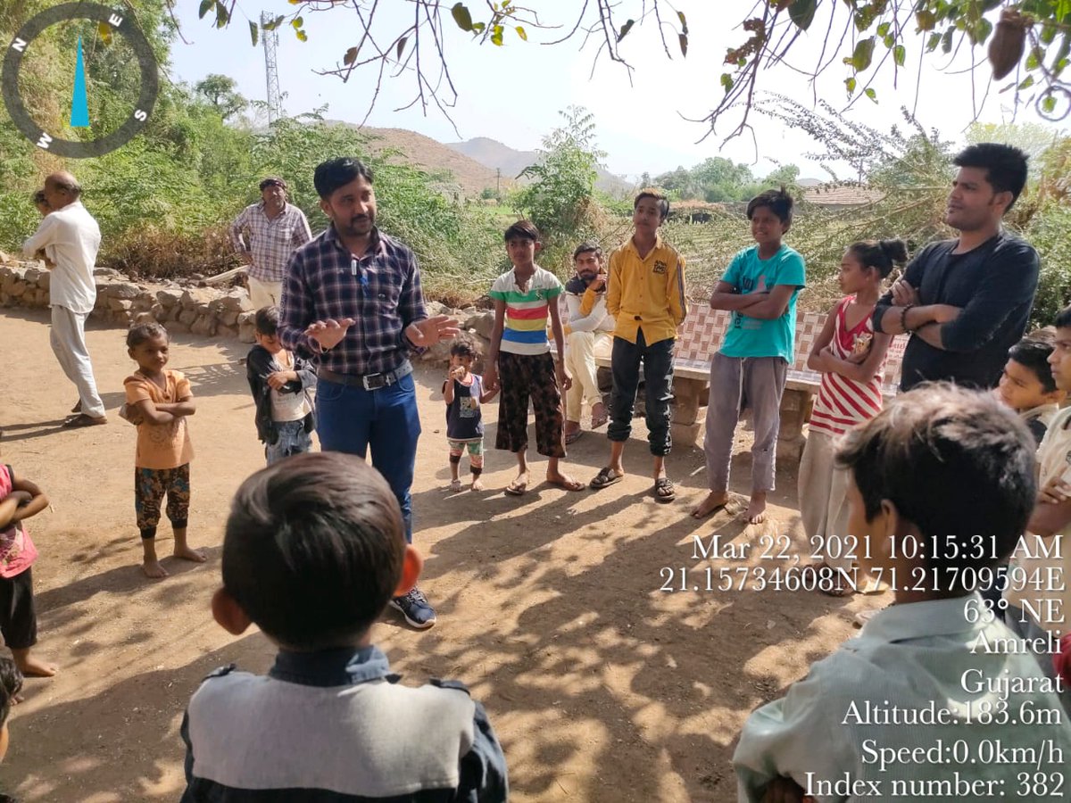 srsanghar's tweet photo. #Rasikbhai and #Hardikbhai, employees of @SSKK_VO in Nanudi village of Khamba taluka, played a game with the children today and gave information about #Childline1098 and #dentalprogram, especially about #education. Khambha's team also took part in it. https://t.co/l1lTOsxm02