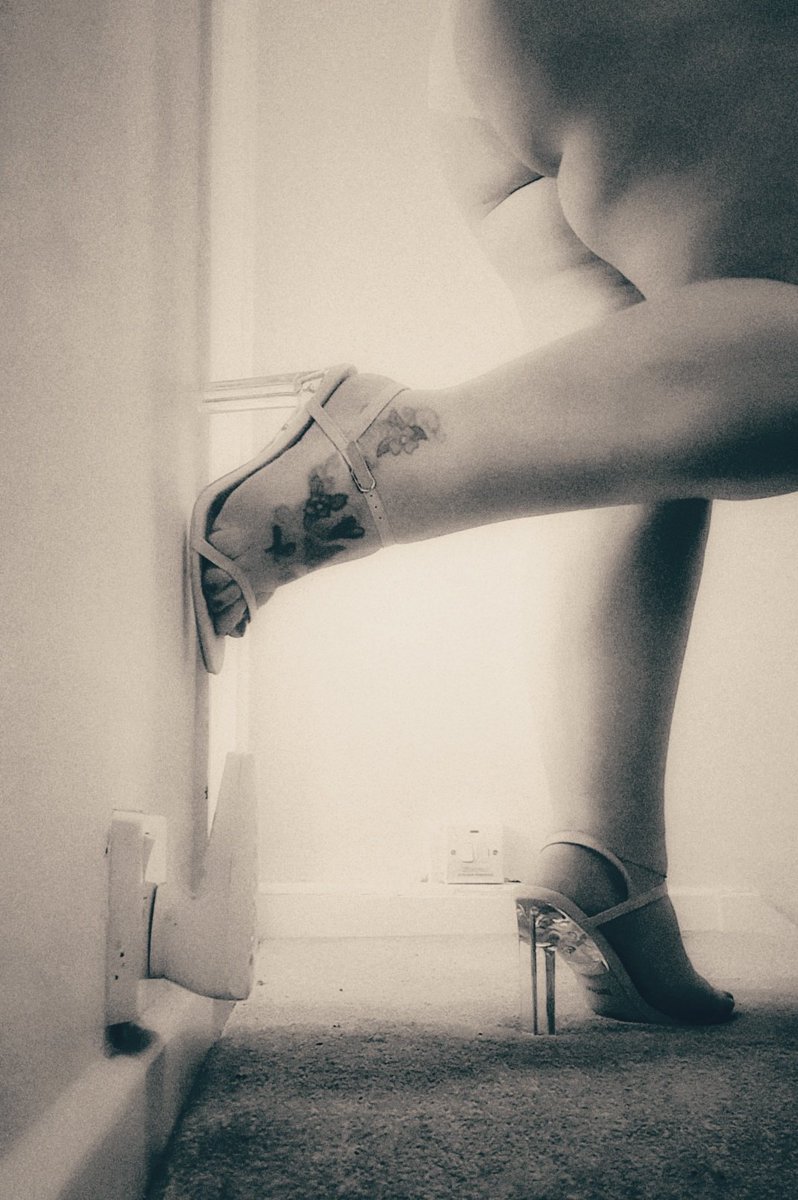 MrLilMiss2's tweet photo. Trying to bring some happiness. Cant go wrong with boobs, bum n legs
#bbw #legs #thickchick #thickthighs #littlefeet #inheels #bigboobs #bigtitsmom #bigass #BigBootyWomen https://t.co/wEWbQpWe1h