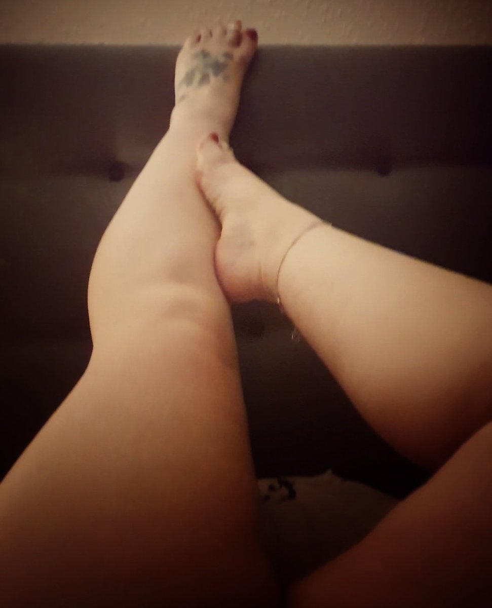 MrLilMiss2's tweet photo. Trying to bring some happiness. Cant go wrong with boobs, bum n legs
#bbw #legs #thickchick #thickthighs #littlefeet #inheels #bigboobs #bigtitsmom #bigass #BigBootyWomen https://t.co/wEWbQpWe1h