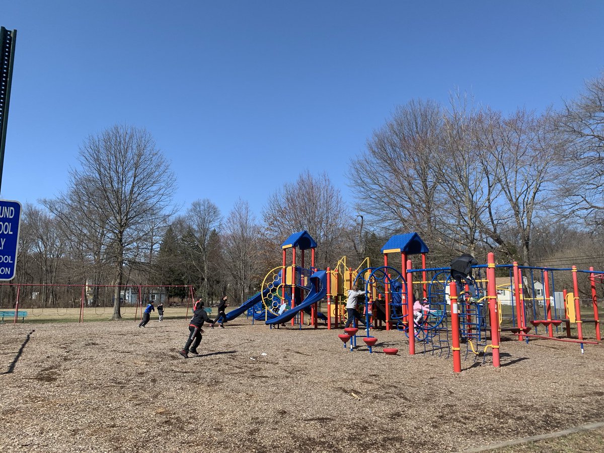 MsNicoleNoonan's tweet photo. Such beautiful weather to be back together as a class!! https://t.co/SLkzXkohAk