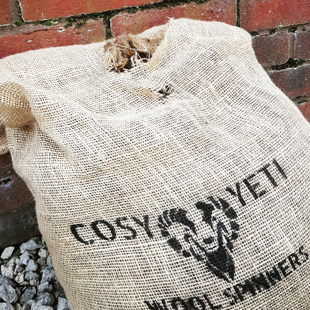 tottles_weavers's tweet photo. I think someone has been pinching me wool!! 🐭🐭🐭
Can't blame them really, #wool is incredible stuff, insulating, lightweight, natural. I'm amazed this is my first encounter with mice in the wool sacks to be honest.
Time for some #visiblemending!
#mice #gerroff #handspun https://t.co/CrcjeyJUzW