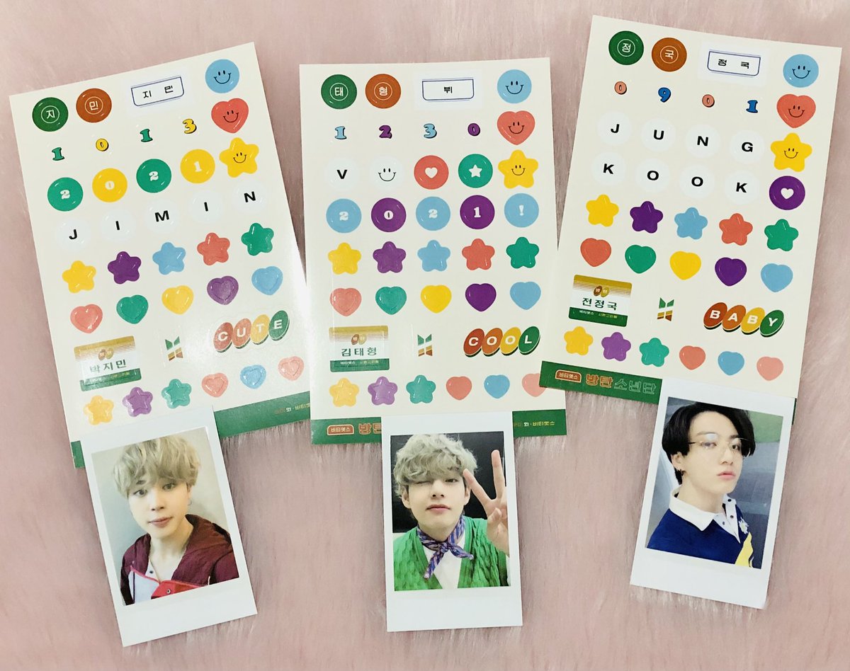 chengxtwt's tweet photo. Hi ARMY!~ #minmarch is not yet over and with that, we decided to have a #miniGA ๐คโจ
Get a chance to win these official #btsmerch https://t.co/bFJ2kCU6bD