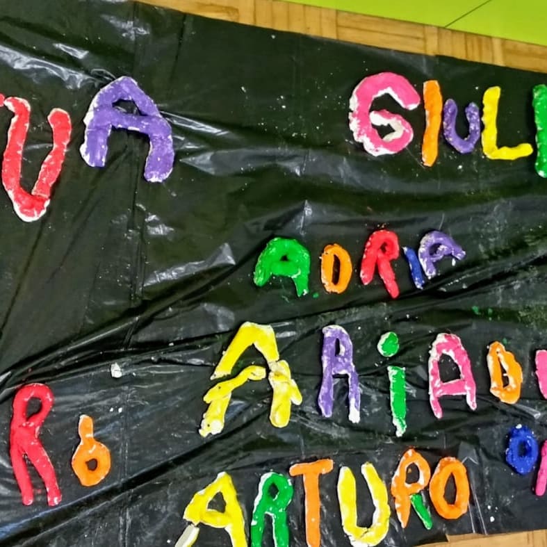 epiasabadell's tweet photo. EXPERIMENTEM PER APRENDRE
Experimentacions que ens ajuden a aprendre!
Busquem i fem lletres amb diversos materials!
#P5PIASABADELL
#INFANTILPIASABADELL https://t.co/iCsMby6kF7