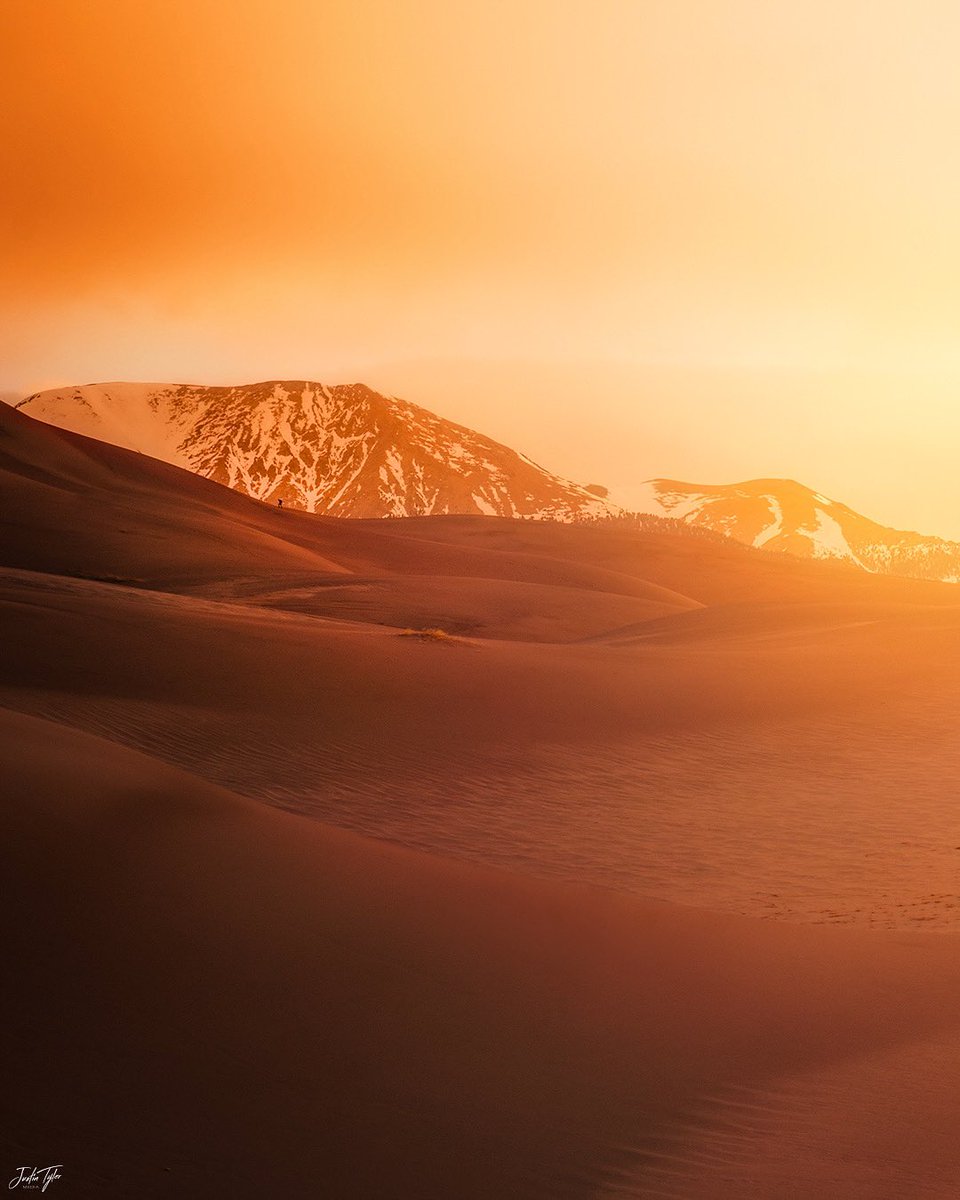 Who’s ready for warm days at the Dunes?! 🌄  #greatsanddunes #nationalpark #NatGeoWild #landscapelovers