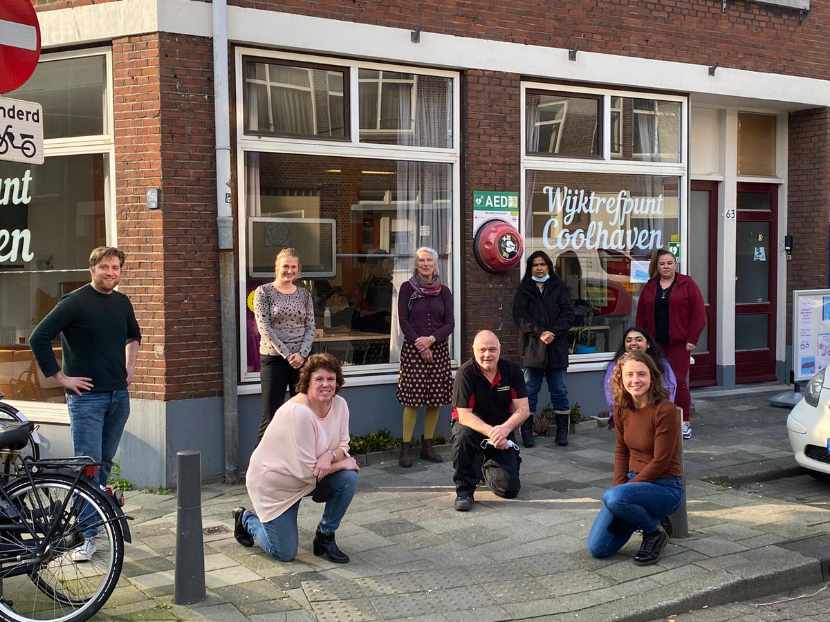 Bewoners op een laagdrempelige manier ondersteunen bij huurschuld. Dat was het doel van Rieme Wouters, een bewoner van Coolhaveneiland. Sinds 3 maart 2021 is het Wijktrefpunt de vaste plek om bewoners te ondersteunen bij financiële problemen.  bit.ly/3dbFXKP