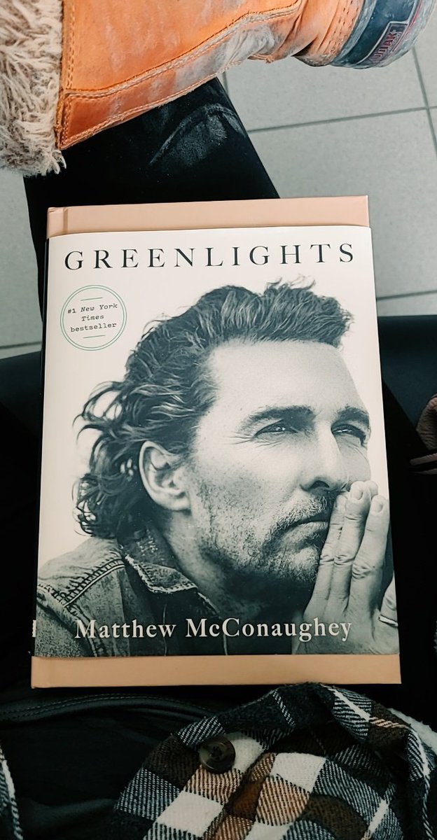 RachelEdge's tweet photo. @McConaughey WOW! I cried, I laughed, I pondered and I was inspired. Thank you for sharing your story ❤ #greenlights #books #inspirational #newfav #MatthewMcConaughey https://t.co/cK9MAI9vIe