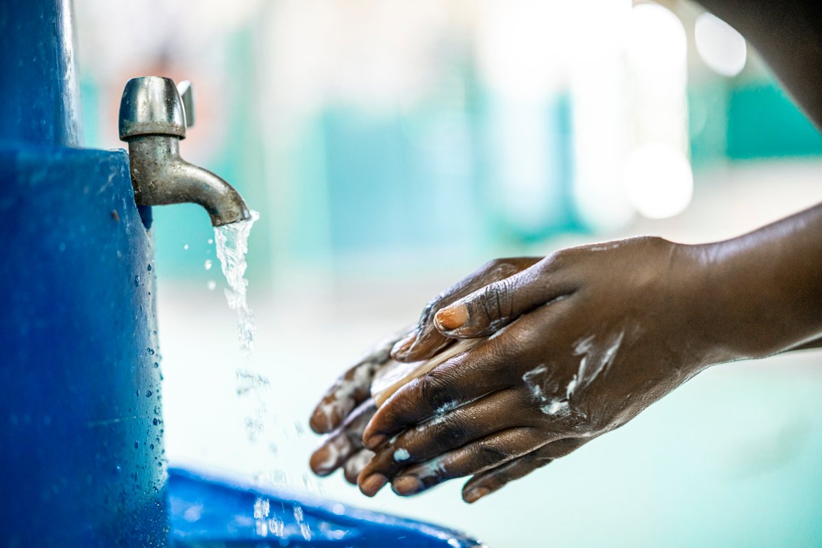 SpeakUpAfrica1's tweet photo. L'eau et l'#assainissement pour tous sont synonymes de progrès et dignité. Pourtant, des millions de personnes en sont privées.
Les membres de #CAPOOP sont persuadés que chaque individu mérite un accès à ces deux droits fondamentaux : https://t.co/xAY6raG6y3
#WorldWaterDay https://t.co/3bQTqYV4YT