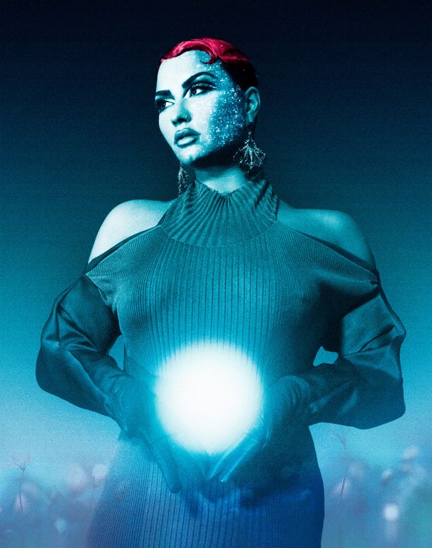 Demi Lovato vira alienígena em photoshoot para a PAPER Magazine