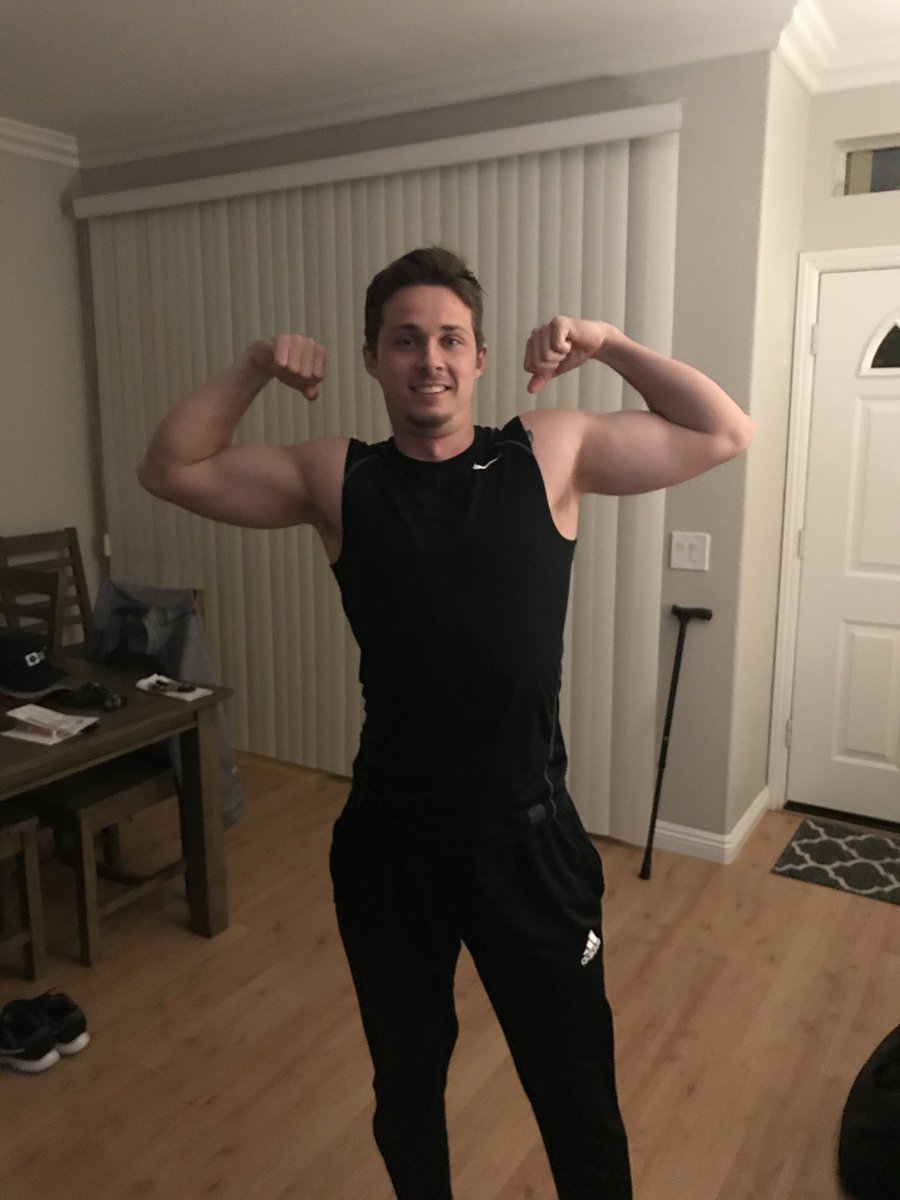 BeGreatBeale's tweet photo. I don’t know a man that works harder! @WilsonnLukee goes down with mid-Season with an injury(as he’s leading SOCAL JUCO IN PASSING) He takes 2020 and transforms his body to THIS! If any school need a QB. You won’t be disappointed taking this guy. https://t.co/qfDGAxMxXx