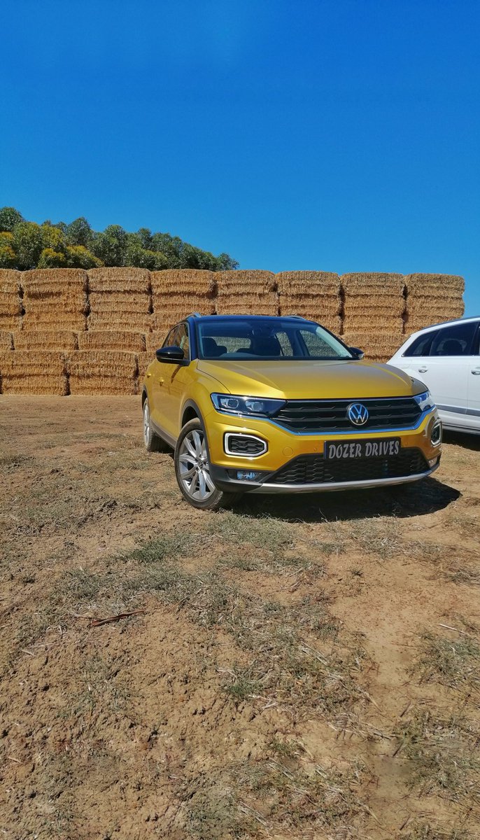doughZAR's tweet photo. ..you know it's a lit convoy drive when a Q7 agrees to go gravelling.. i think little cousin sister #T_Roc had a lot to do with the convincing to join..
#DozerDrives #tellthemDOZERsentyou
#DriveToDefy https://t.co/HgxiuMIz0k