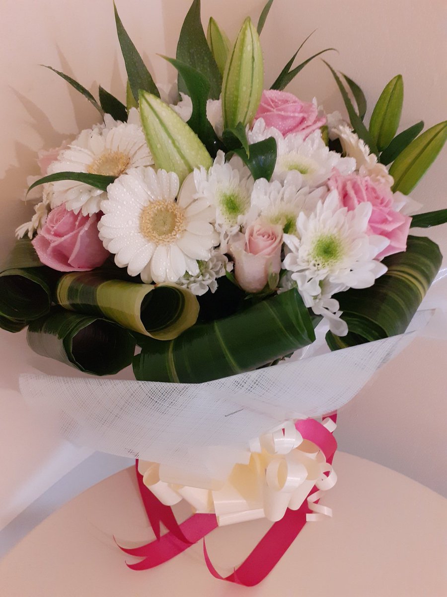 MomentsFlorist's tweet photo. Flower Bouquets £45 @MomentsFlorist 
Call To Order 01244794088 
FREE DELIVERY Chester 
Enquiries: info@momentsflorist.co.uk https://t.co/yXBie9D0bF
