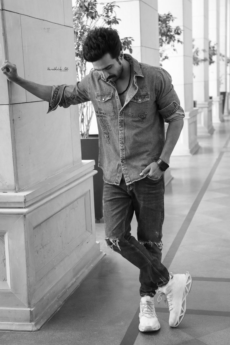 karthikakphoto's tweet photo. The Striking @TheVishnuVishal at #VVpressmeet today 
.
shot by @karthikakphoto 

#VishnuVishal #mohandas #FIR #INN2 https://t.co/Rt0dDwC4Zt