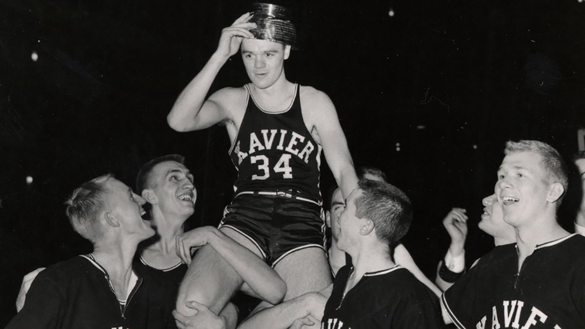 🏆 | Take a look back at <a href="/XavierMBB/">Xavier Basketball</a>'s 1958 NIT Championship, won on this date at Madison Square Garden!

Check it out on <a href="/exposure/">Exposure</a> ⬇️
🔗: bit.ly/3d0rhxI

#LetsGoX