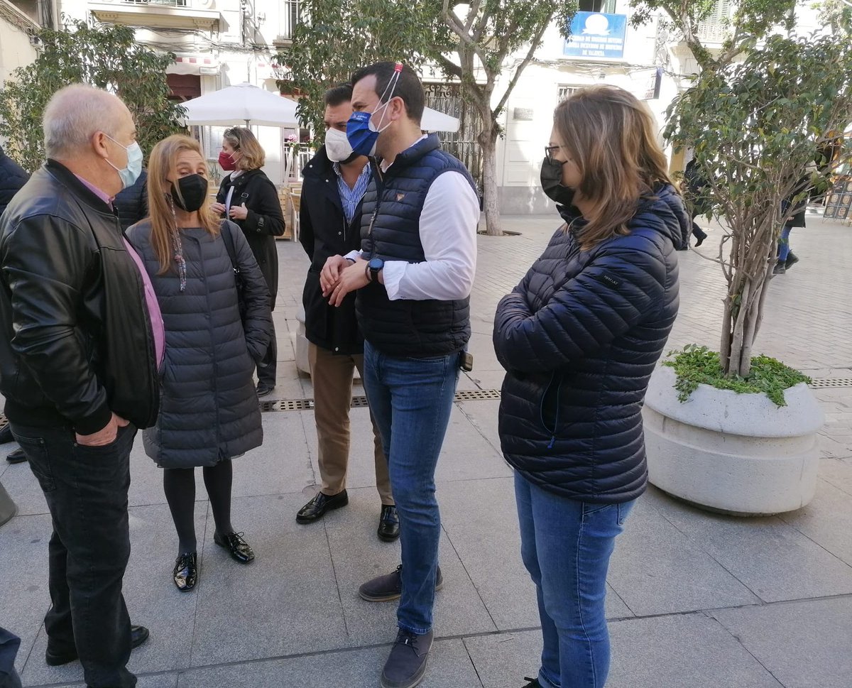 Vicente_Mompo_'s tweet photo. Tenemos el peor gobierno en el peor momento. @MarotoReyes sigue mirando hacia otro lado mientras el sector se desangra. Sin ingresos y abandonados. Hablamos de que son un motor clave para nuestra economía.

#SOSAgenciasDeViajes https://t.co/DR2df1BA1q