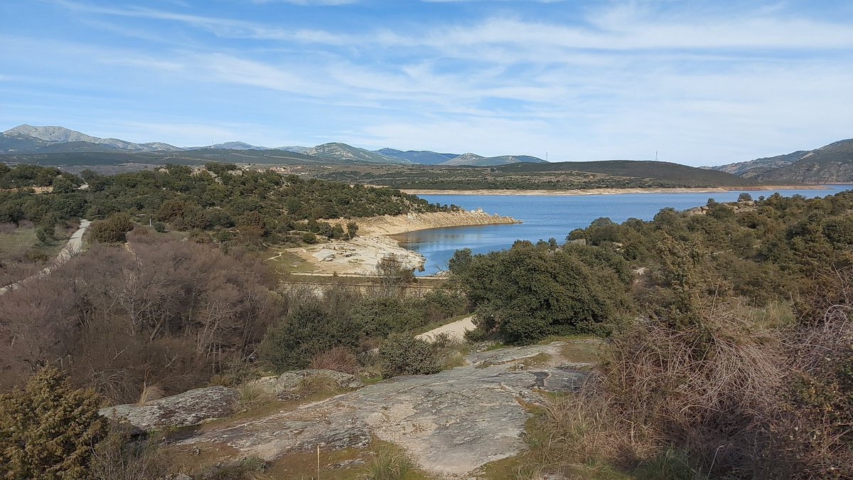 madamediscordia's tweet photo. Te hubiera encantado seguro🌹
#EmbalseElAtazar #SierraMadrid https://t.co/N5JcARaL75