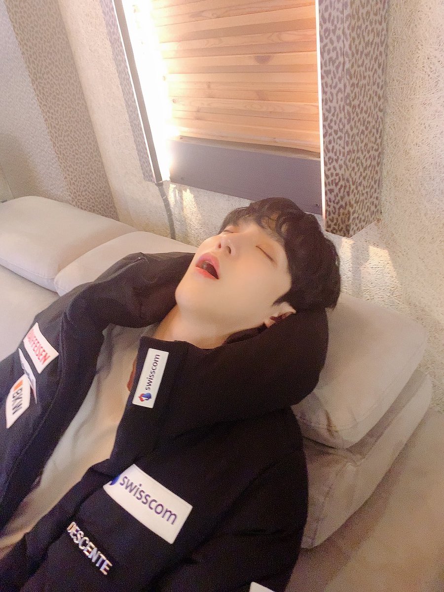ATEEZofficial's tweet photo. [#산] 생축 우리 곰돌리트리버💛
내가 많이 사랑해💛
#ATEEZ #에이티즈 https://t.co/jc1o0e9PYQ
