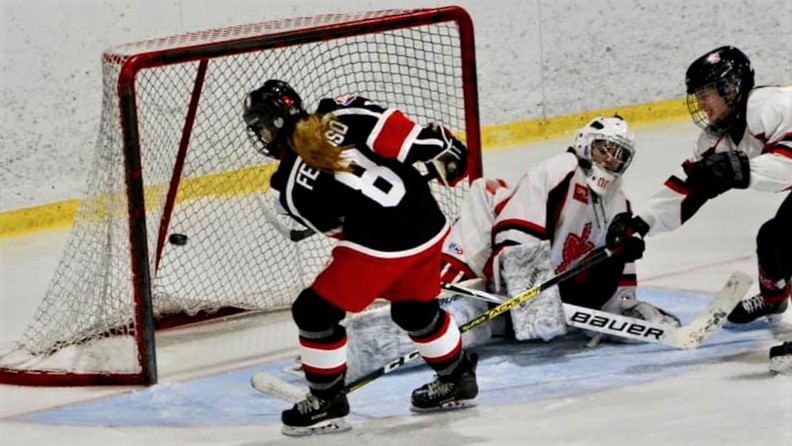 BruceHallihan's tweet photo. EDZA West @U18AAAReds to play for U18 banner https://t.co/mbNEHxMN0I @_abbyclarke @SheElleActiveNB @HockeyNB @DailyGleaner @TimesTranscript @TJProvincial @wendyferguson23 @MMFHLU18 @MonctonRockets https://t.co/TYUgMDheTg