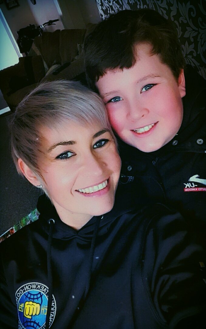 FoxxDoherty's tweet photo. This wee chap always puts a smile on my face! Now to training 🙈 if you dont hear from me, i am curled up in a ball somewhere 🙊😂
#tukscotland #tkd #trainingoutside #martialarts #blacktags #bluetags #trainingtogether https://t.co/v0HnbIaHaU